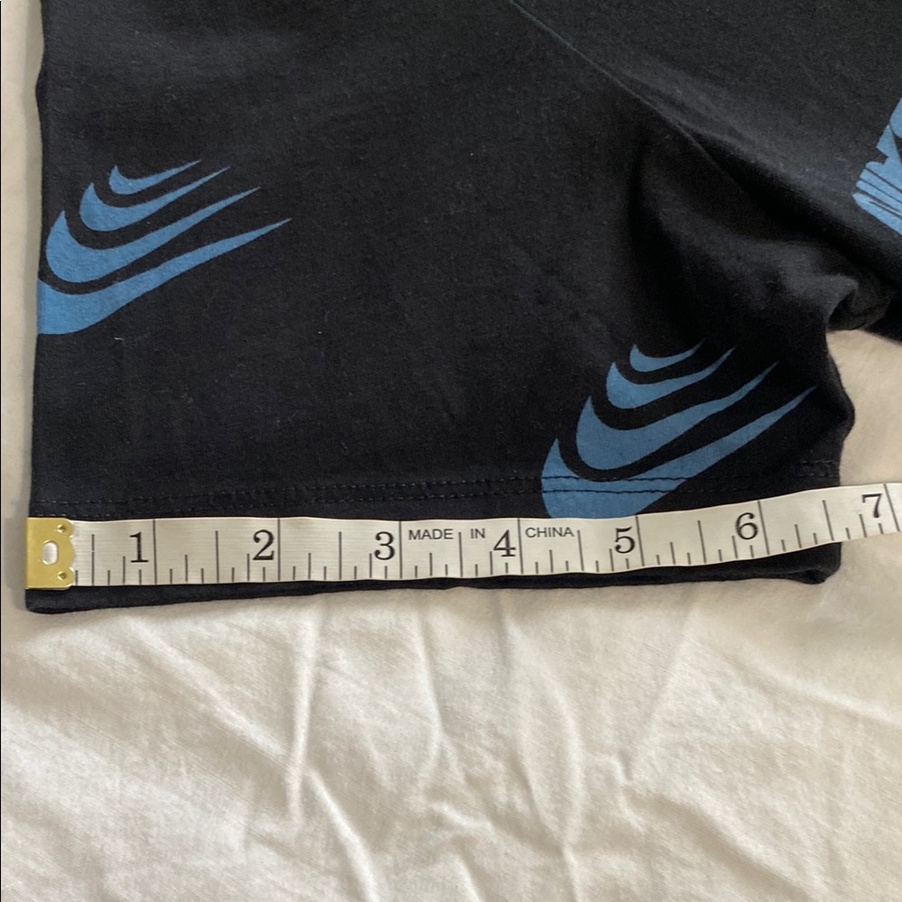 Men’s Black and Blue Nike Logo Graphic Tee - Picture 6 of 8